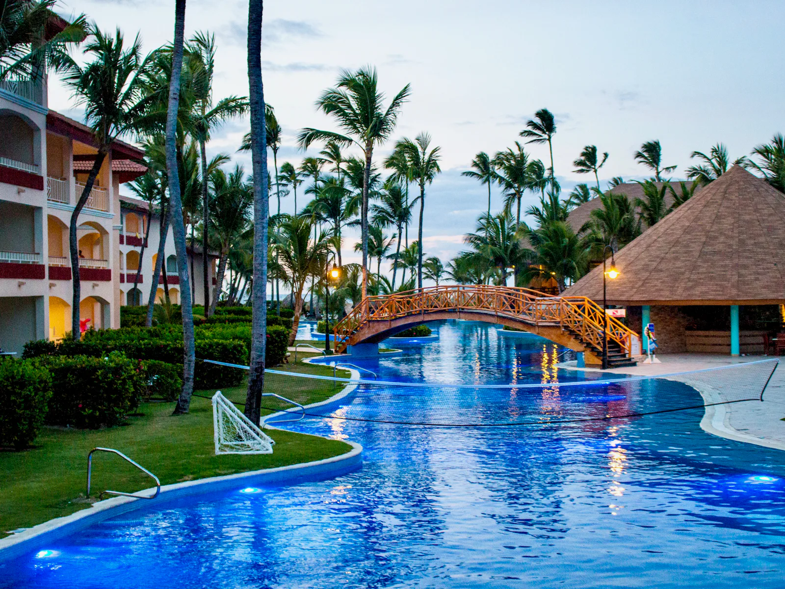 Piscina de un hotel todo incluido en Punta Cana